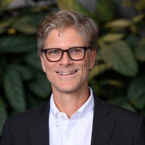 مدير AWS يتحدث عن “من سيحدد الشركاء العشرين عامًا القادمة من التكنولوجيا”