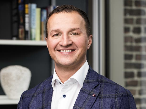 بمعنى الرئيس دالي راجيك يتحدث عن صفقة Google بقيمة 32 مليار دولار، تعاون الشركاء “الأعمق”. بمعنى الرئيس دالي راجيك يتحدث عن صفقة Google بقيمة 32 مليار دولار، تعاون الشركاء “الأعمق”.