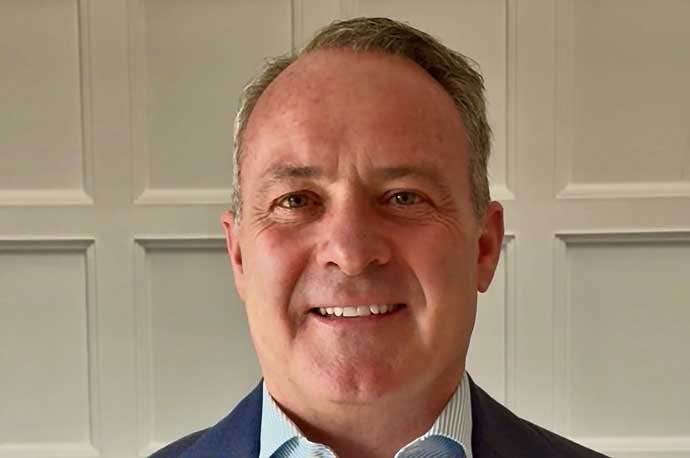 تقوم Apache بتعيين المدير التنفيذي لقناة NetApp لهجوم القناة السحابية المختلطة